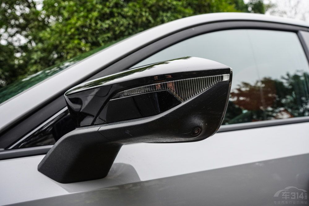 �xӰ��R-styleِ����߀���L(zh��ng)��UNI-V 1.5T��