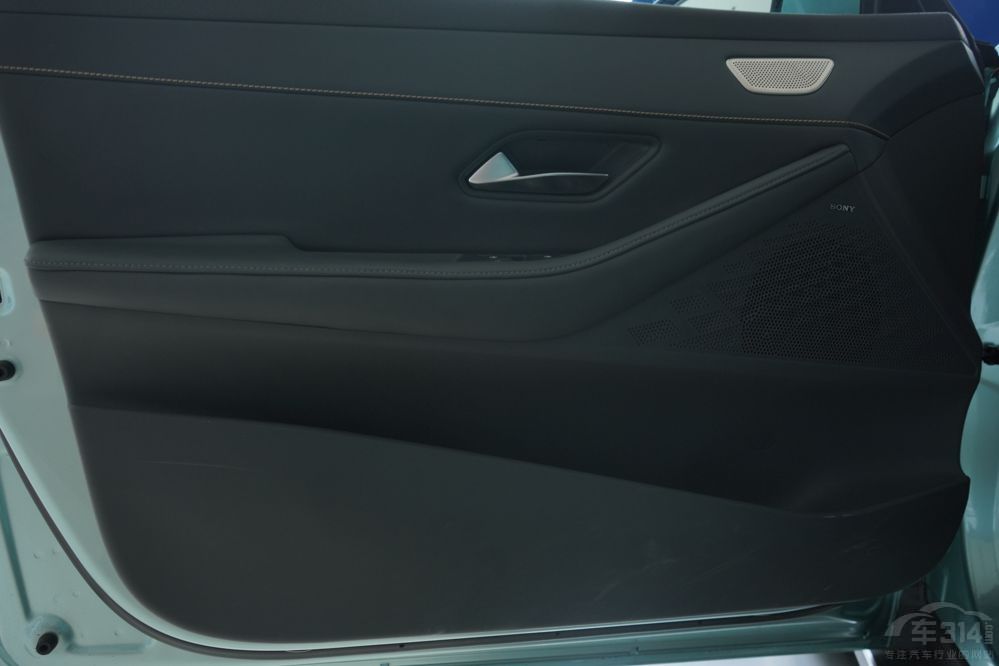 ����С���� ���{SL03�͆���D60EV�l������