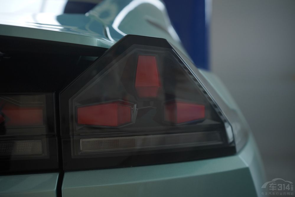 ����С���� ���{SL03�͆���D60EV�l������