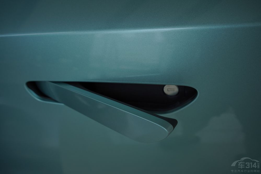 ����С���� ���{SL03�͆���D60EV�l������