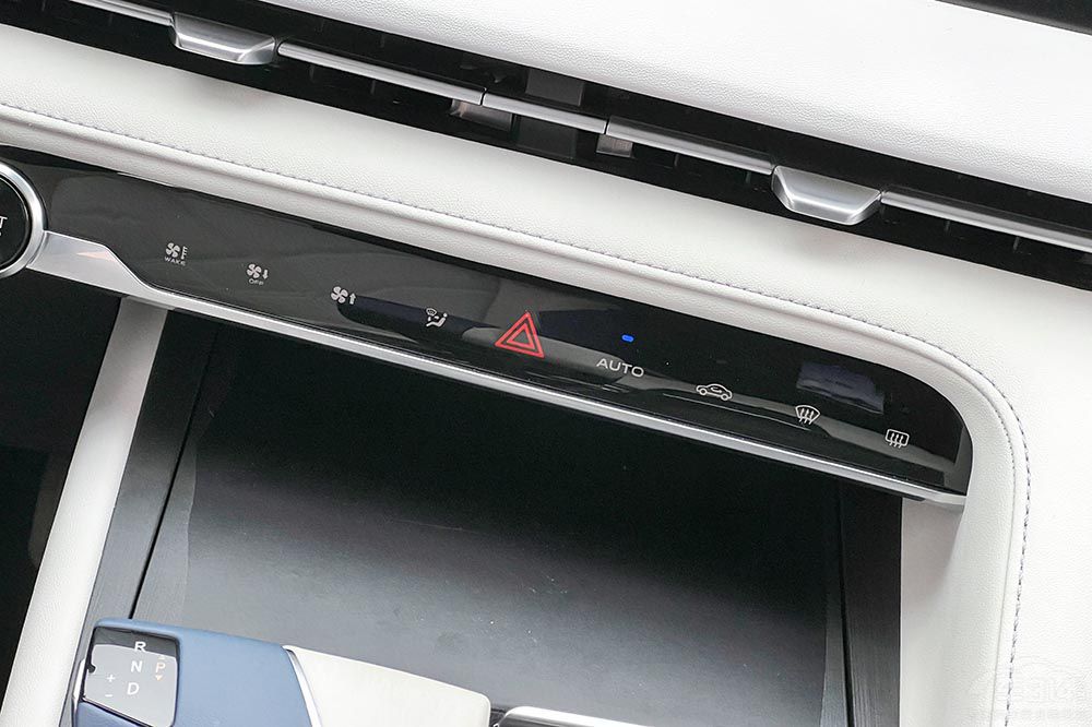 �L��CS75 PLUS�ܷ��c�֠���XC40һ�^����