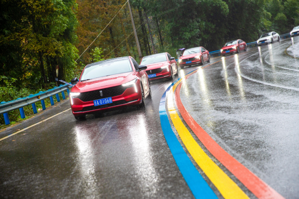 ���E���� �����g���� �c���vB70�S�L(f��ng)����