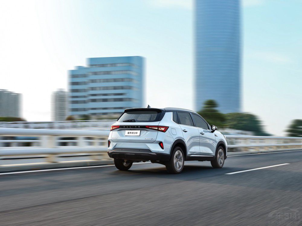 �����ǳ���Ӱ桰���ܴ�ȫ��SUV���˺����N