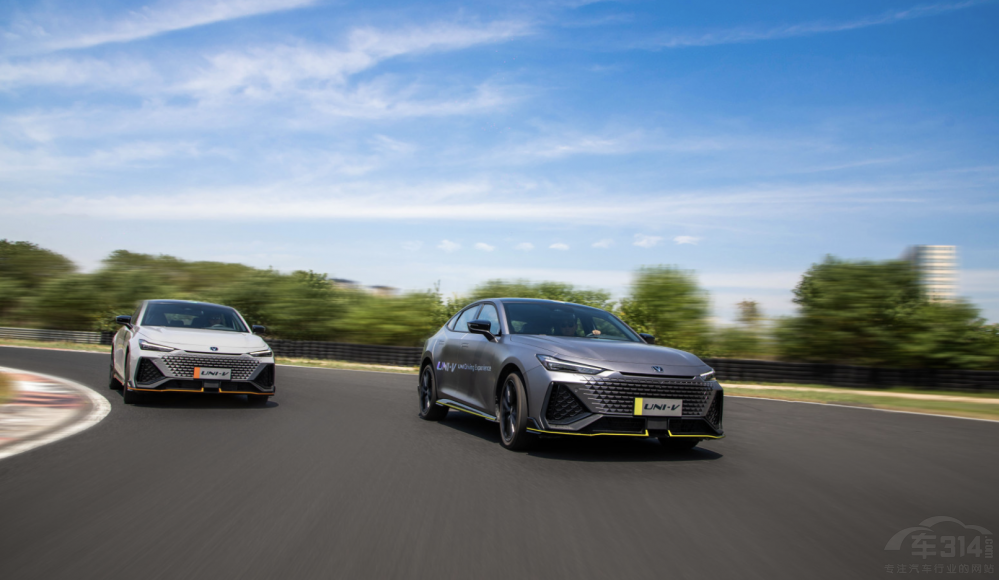 �����I�����L��UNI-V��˼���l��ֵ���x��