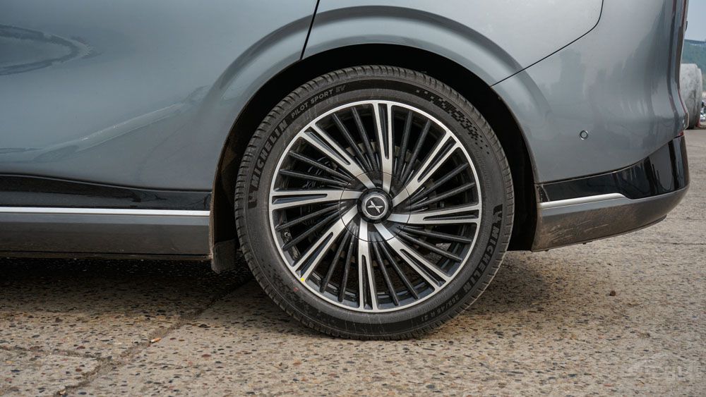 ������SUV�Č��Q ε��ES7С�iG9�l������