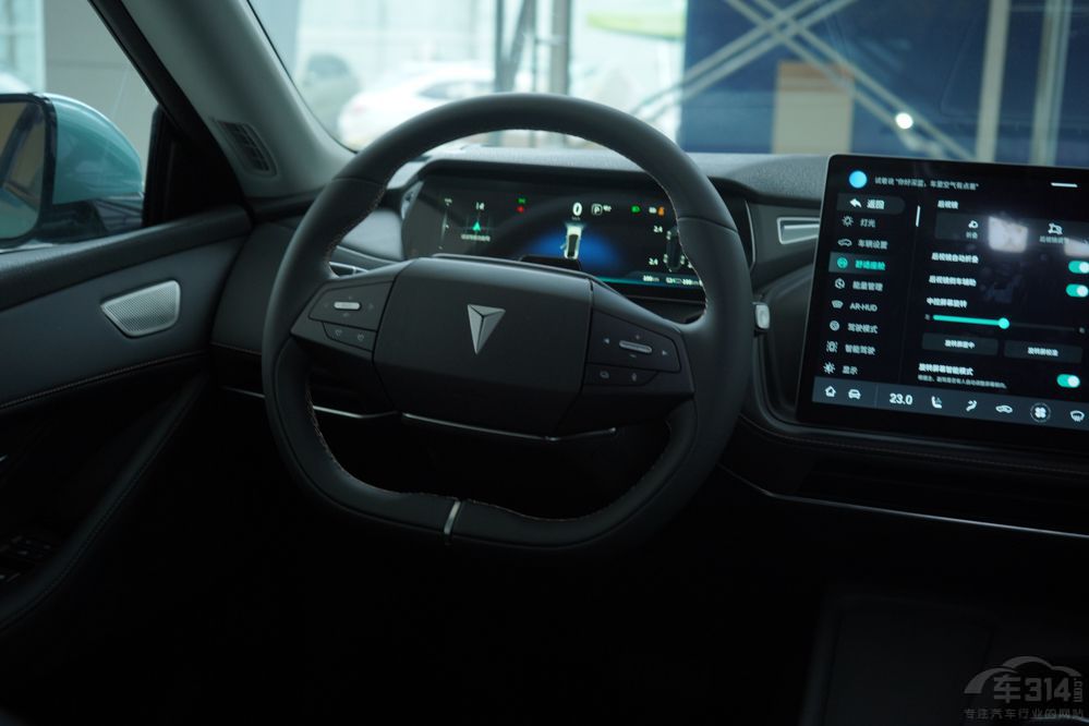 �ȁ��Ϻ������L(zh��ng)�����{(l��n)SL03 �l(shu��)��ֵ���I��