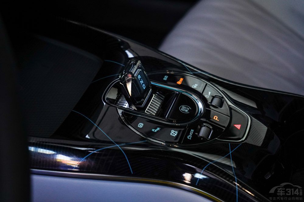 �ȁ��Ϻ������L(zh��ng)�����{(l��n)SL03 �l(shu��)��ֵ���I��