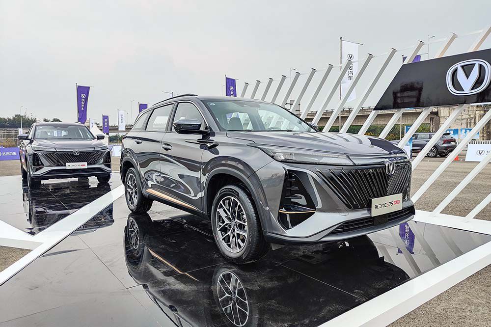 ��PLUS DM-i�I(l��ng)㕣����N��SUV܇�ͱP�c(di��n)��