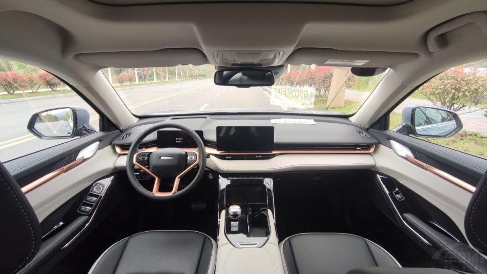 ��PLUS DM-i�I(l��ng)㕣����N��SUV܇�ͱP�c(di��n)��