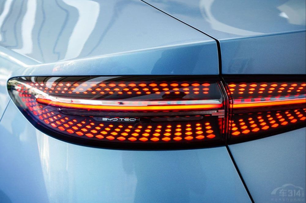 Model 3���r(ji��)���㲻������i3��������զ�x��