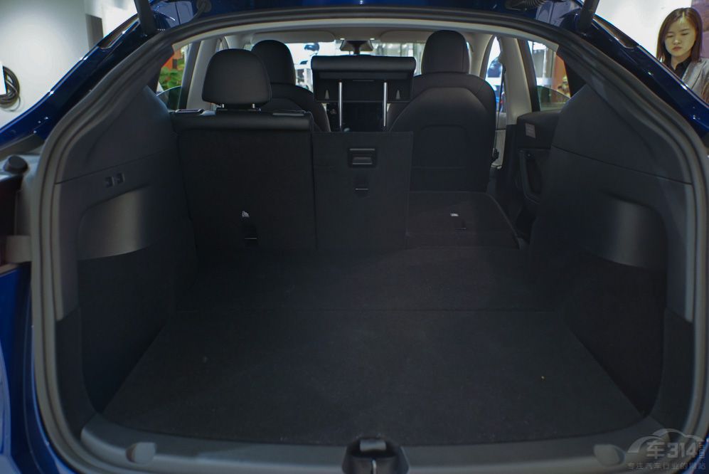 С�iG9��������L9��Model Y�l��ֵ���I