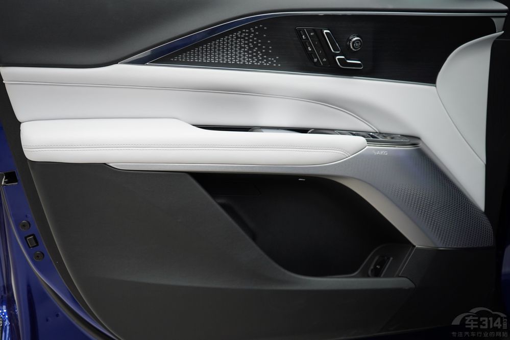 ε��(l��i)EC7��(du��)�ȄP������LYRIQ�J��ԓ�x�l(shu��)��