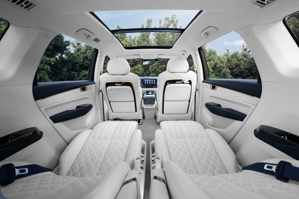 家庭用車 五菱凱捷對比哈弗H6/大眾朗逸 家庭用車 五菱凱捷對比哈弗H6/大眾朗逸