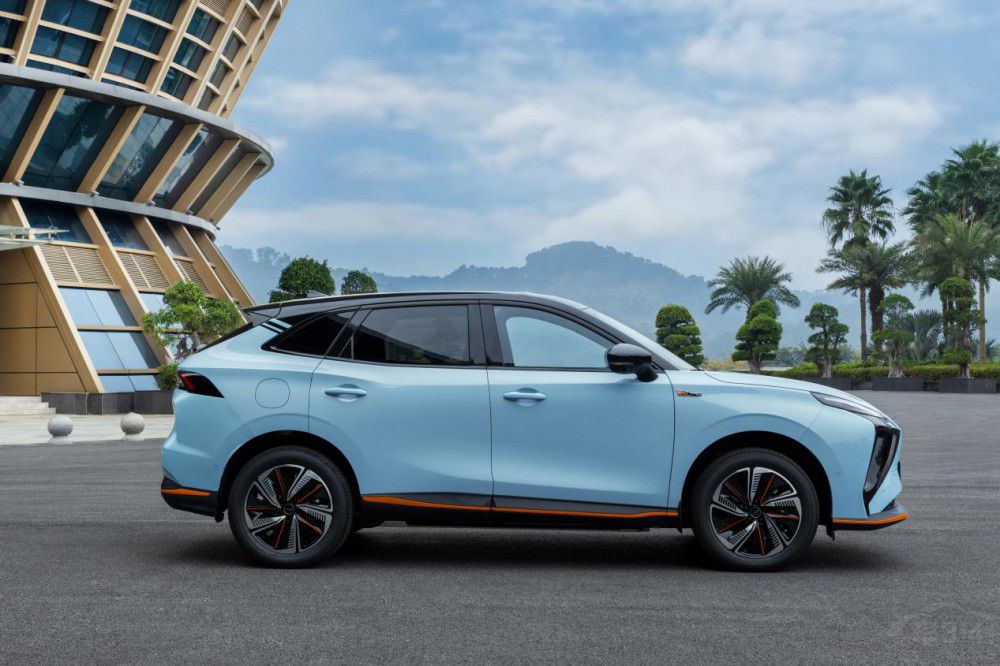 ����f�L��������13�f�����SUV�ռ��ߣ�