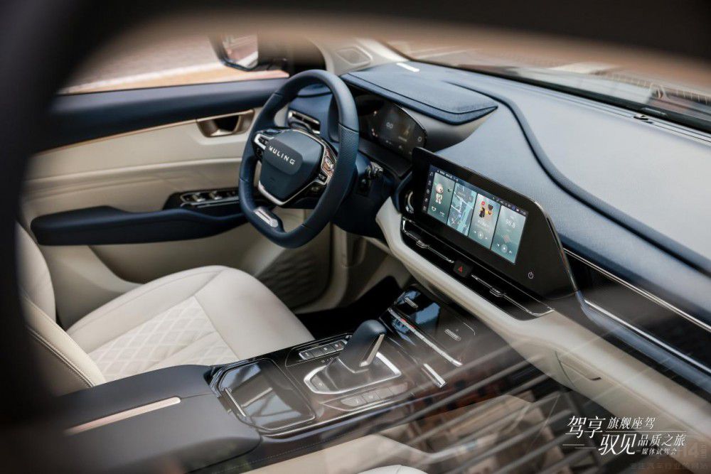 家庭用車 五菱凱捷對比哈弗H6/大眾朗逸 家庭用車 五菱凱捷對比哈弗H6/大眾朗逸