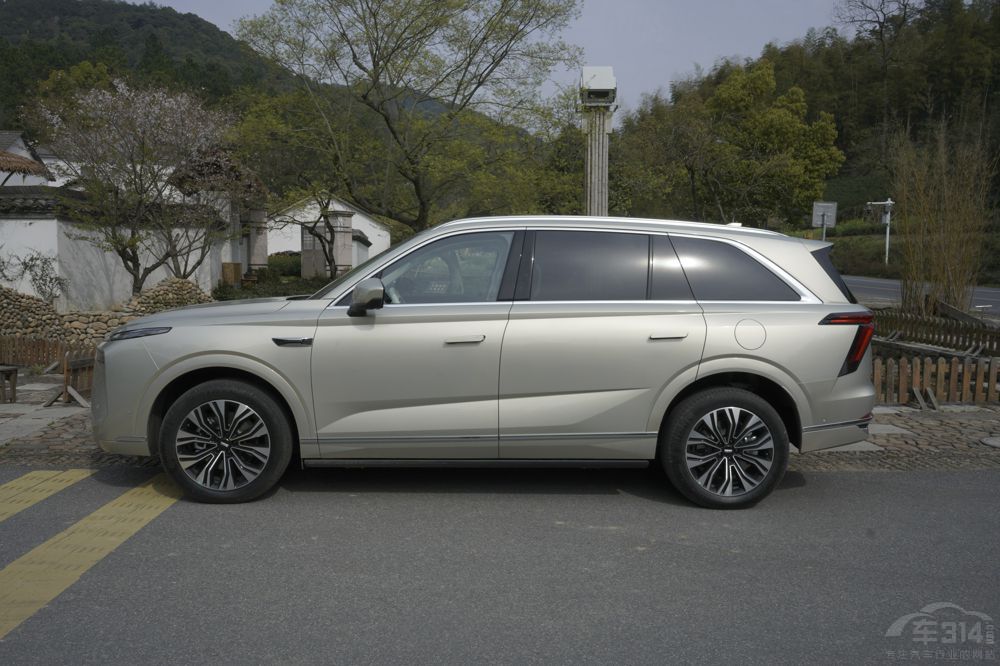 ���̰�܇�����x ����L8 �����{ɽDHT-PHEV