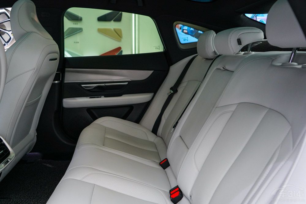 С�iP7i����(j��)���@