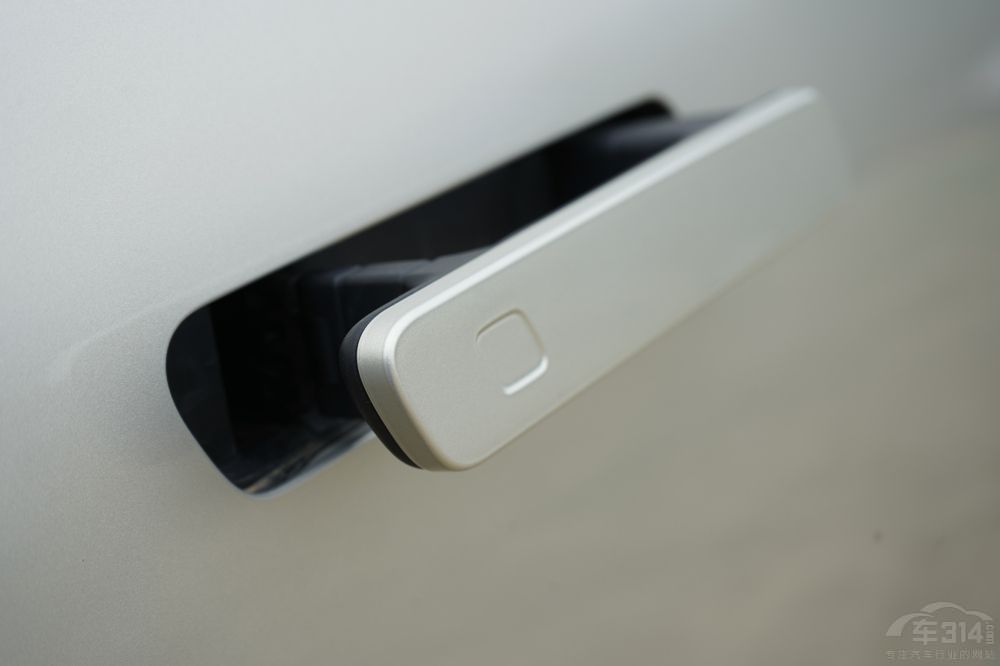 ���̰�܇�����x ����L8 �����{ɽDHT-PHEV