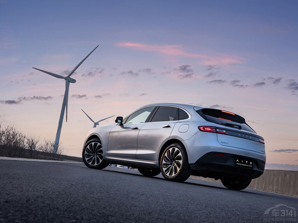 ����U8�I(l��ng)� ������a(ch��n)SUV�P�c(di��n) �|(zh��)���^Ӳ