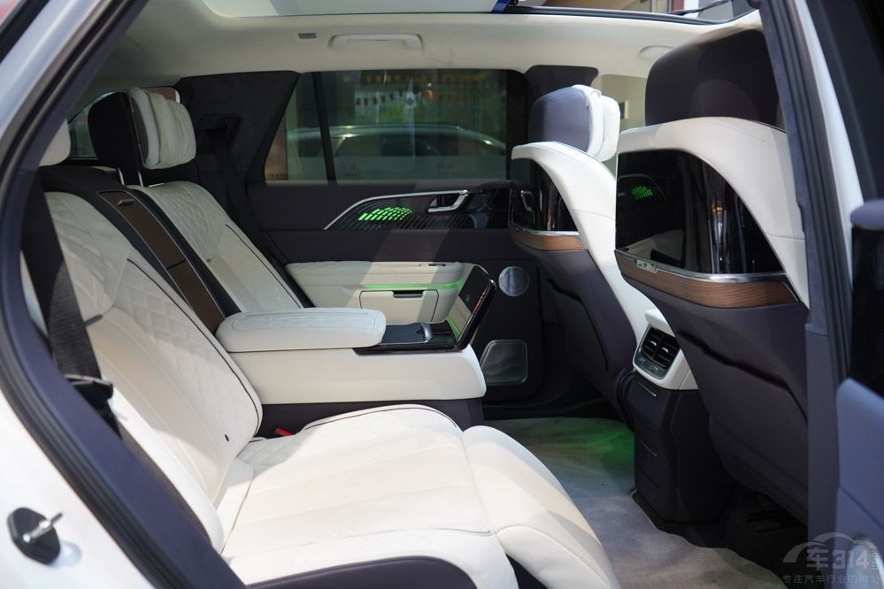 ����U8�I(l��ng)� ������a(ch��n)SUV�P�c(di��n) �|(zh��)���^Ӳ