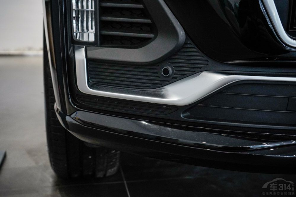 ��Ʒ�|(zh��)����SUV֮������;�����c�󱊔�Ѳ