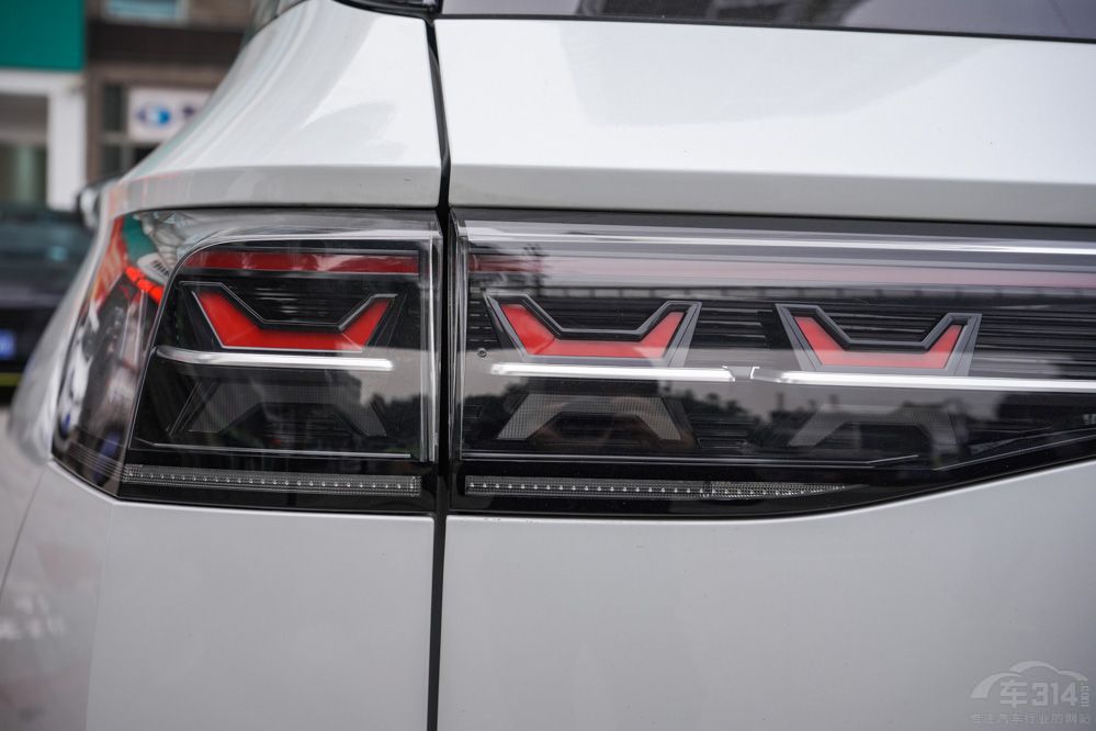 ��Ʒ�|(zh��)����SUV֮������;�����c�󱊔�Ѳ