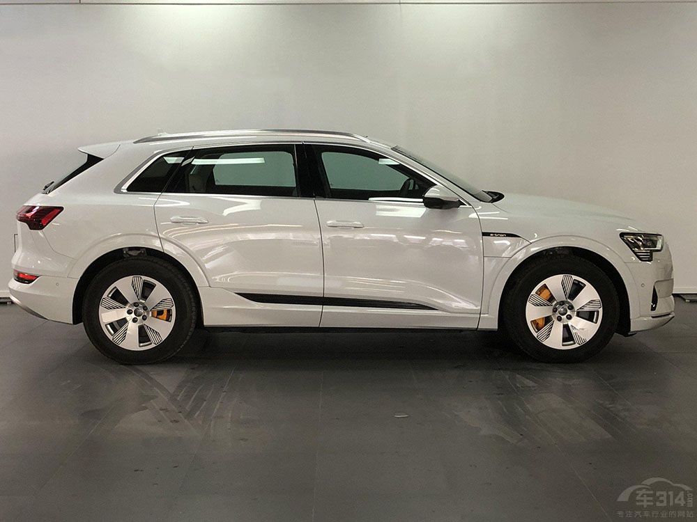 �W��e-tron����С�iG9 �Ñ�����x�������