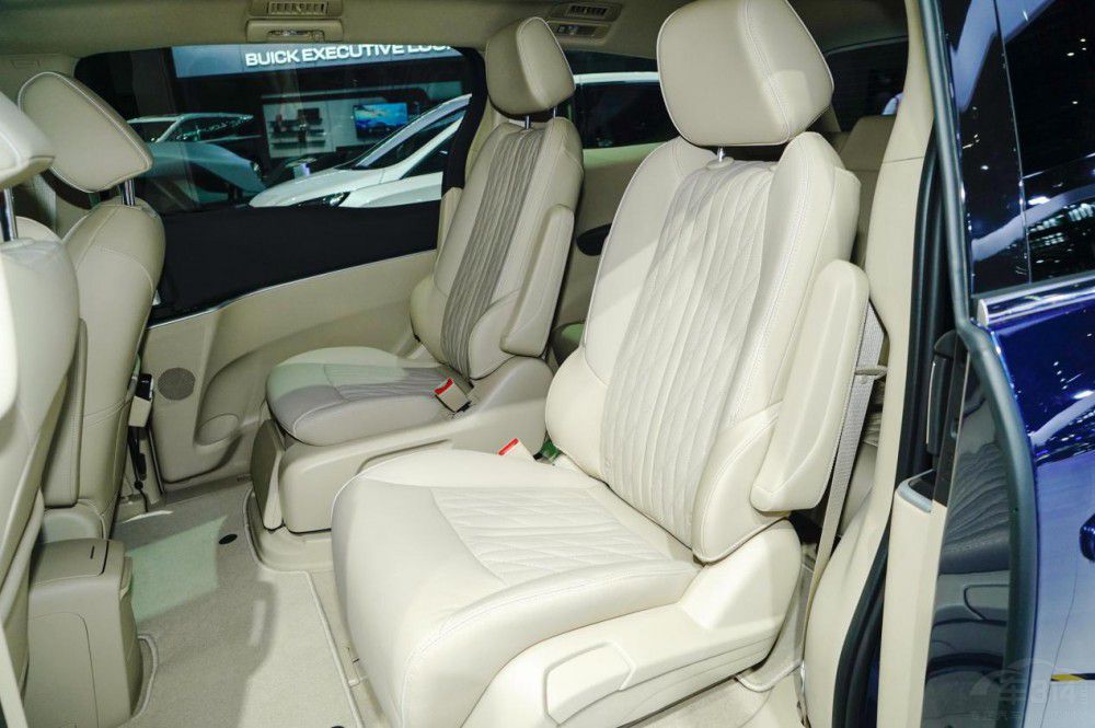 �̈́e��GL8������ ���vM9�������и����