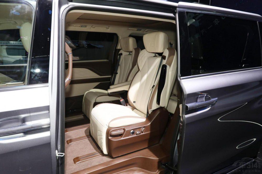 �̈́e��GL8������ ���vM9�������и����