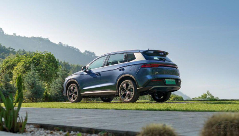 ������۵�����SUV ����ˎׂ��أ�