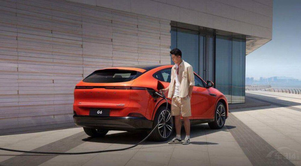 30�fԪ��(j��)SUV�P�c(di��n) ��(sh��)���h���j܇�h�е��x