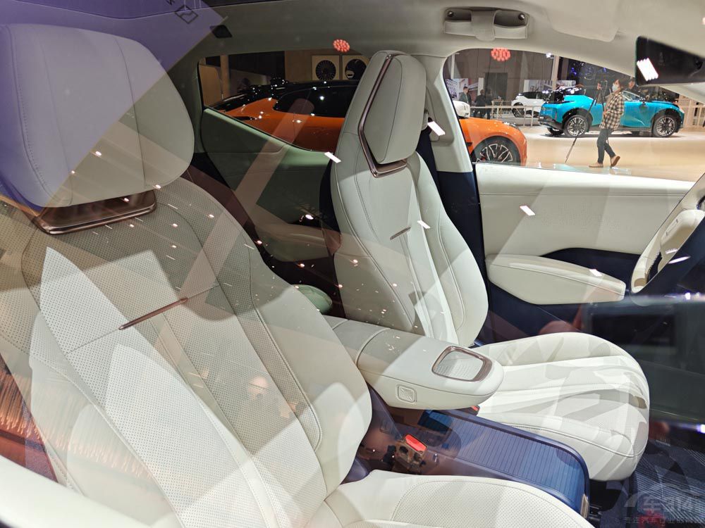 �P�c(di��n)20�fԪ�����I��Ʒ�|(zh��)SUV ߀�ÿ����a(ch��n)