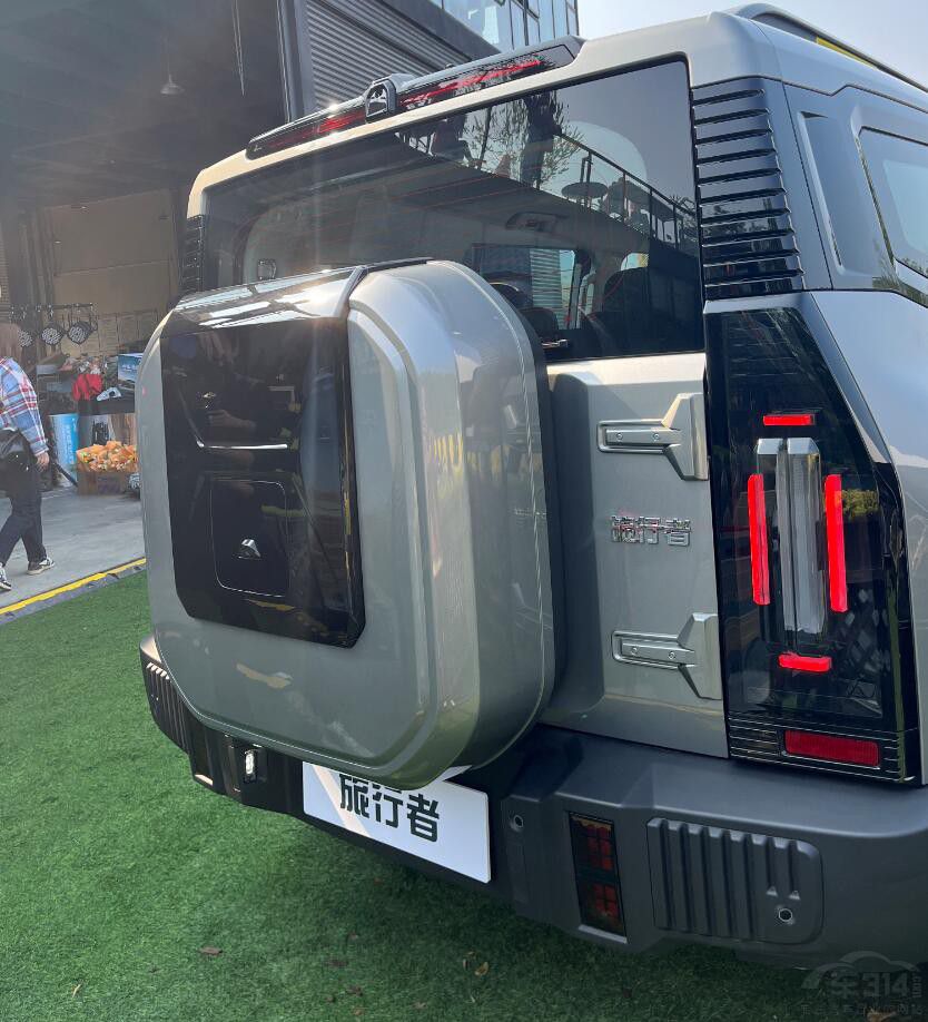 ��;������20�f(w��n)Ԫ��(n��i)����ԽҰSUV���(y��u)�⡱