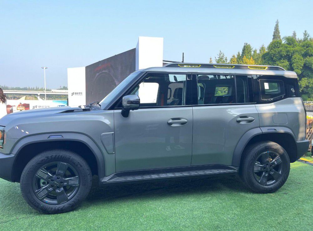 ��;������20�f(w��n)Ԫ��(n��i)����ԽҰSUV���(y��u)�⡱