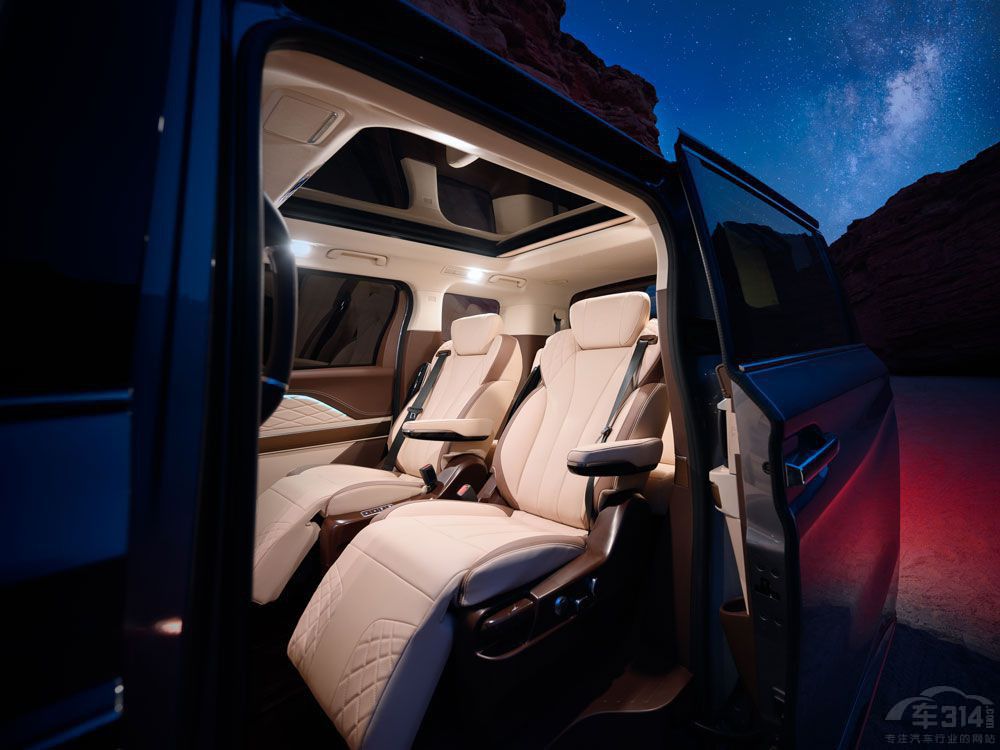 奔騰M9的舒適體驗 居然比“三室一廳”更棒 奔騰M9的舒適體驗 居然比“三室一廳”更棒