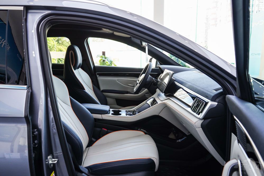 廣州車展3大重磅SUV 智己LS6“全身涂黑” 廣州車展3大重磅SUV 智己LS6“全身涂黑”