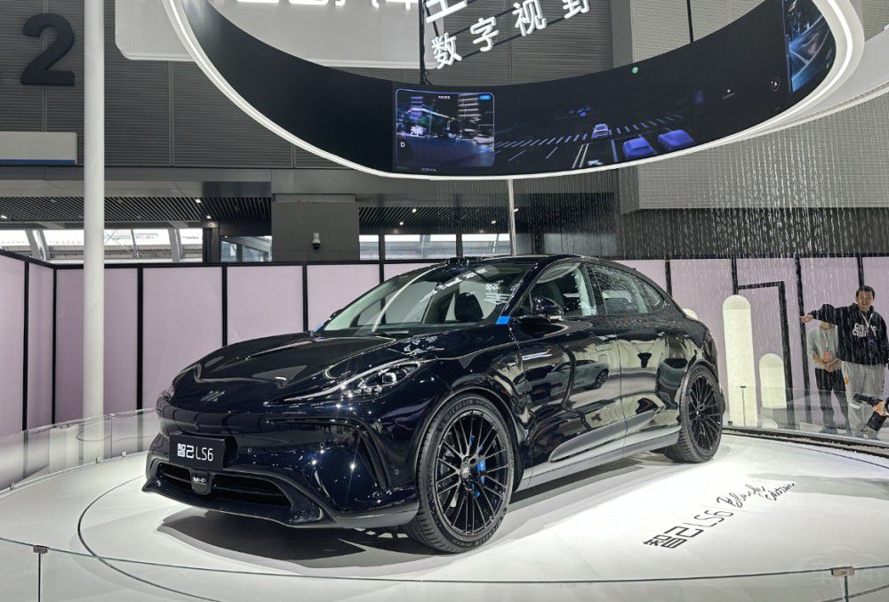 廣州車展3大重磅SUV 智己LS6“全身涂黑” 廣州車展3大重磅SUV 智己LS6“全身涂黑”
