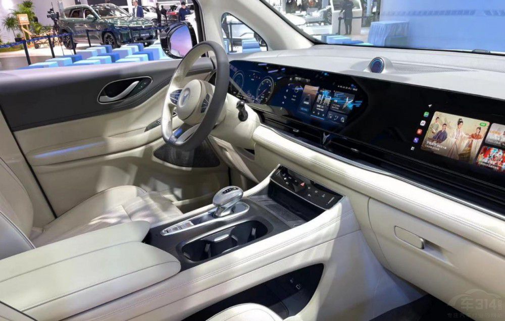 2024款新嵐圖夢想家堪稱“夢想的移動城堡” 2024款新嵐圖夢想家堪稱“夢想的移動城堡”