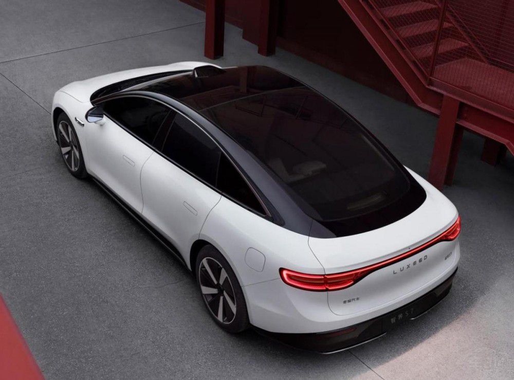 �ȁ��ϝhEV���O�007���ǽ�S7���l������