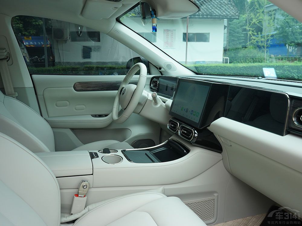 15�f(w��n)Ԫ��ô�xSUV������@�׿�܇(ch��)����ٝ