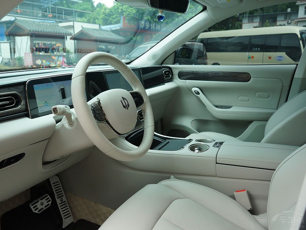 �����Q��(g��)���õ�SUV������20�f(w��n)�Ϳ����I(m��i)