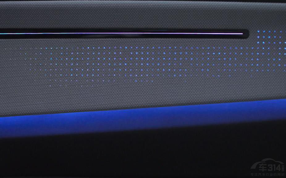 �O��4�c��˹��Model Y���������l������