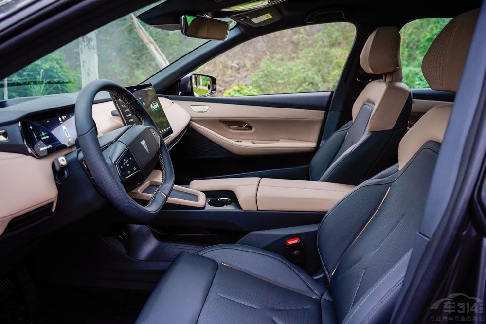 25萬元內(nèi)的自主轎跑 各方面完全碾壓BBA 25萬元內(nèi)的自主轎跑 各方面完全碾壓BBA