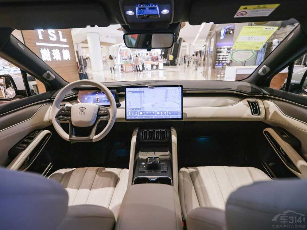 ��н��ͥ�ĵ�һ�vSUV�����^��20�f���