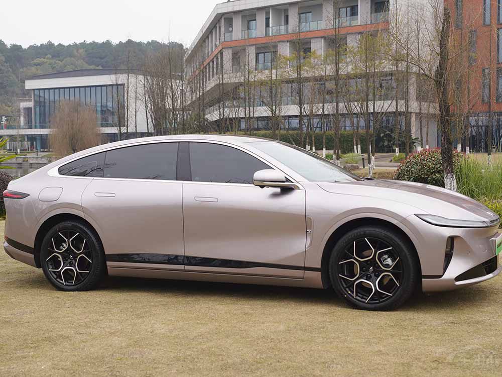 20���f��С��SU7�I�����@Щ�ǡ�ƽ�桱