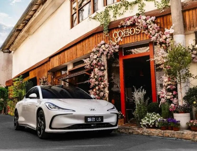 �Ǽ�L6����ֱ�ӽoС��SU7����(d��ng)�^һ��������