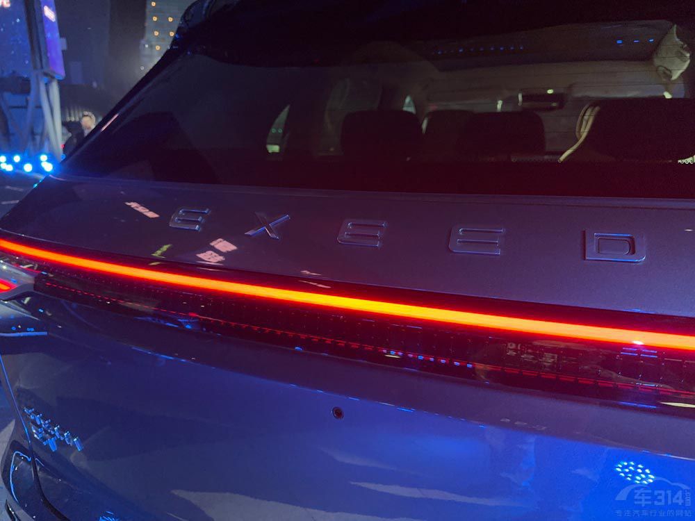 �P(p��n)�c(di��n)���ڸߟ�ȵ�SUV܇��