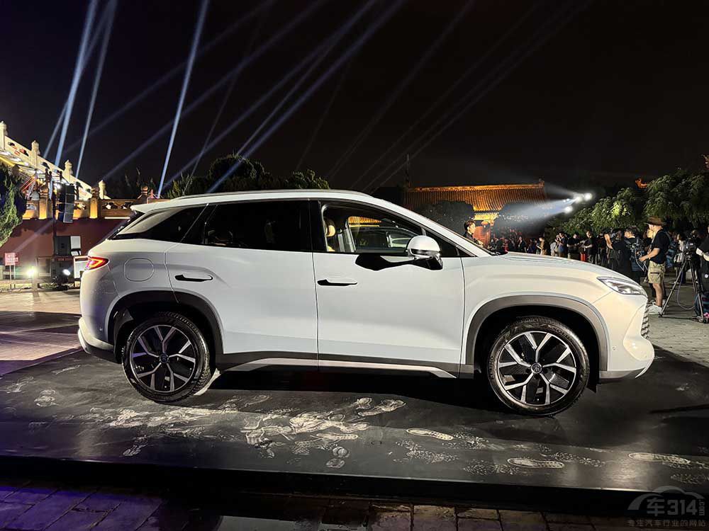 �°����I���a(ch��n)SUV�@3����܇���ܡ��ﳬ��ֵ��