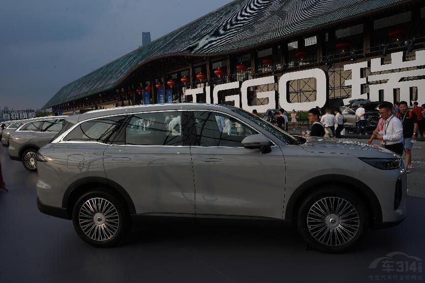 ��ԽL��(du��)����8L���l(shu��)�Ǹ��Q�ļ���SUV