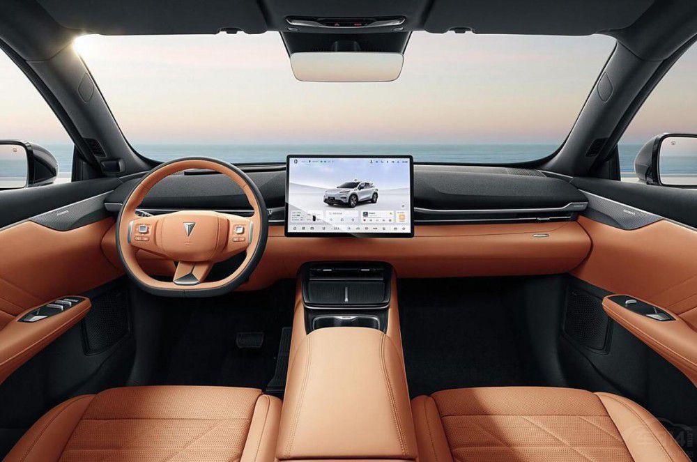 �ɶ�܇չ�����װl(f��)SUV�������°����˚���